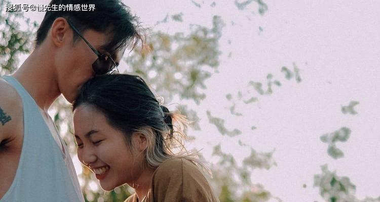 女生喜欢男生的暗示大揭秘（从细节到言行，探寻女孩爱慕之心）