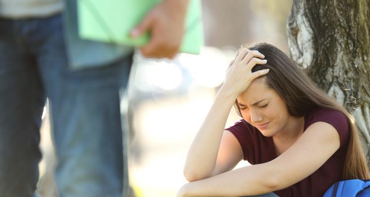 失恋后如何挽回男友（教你7招技巧，再次抓住他的心）