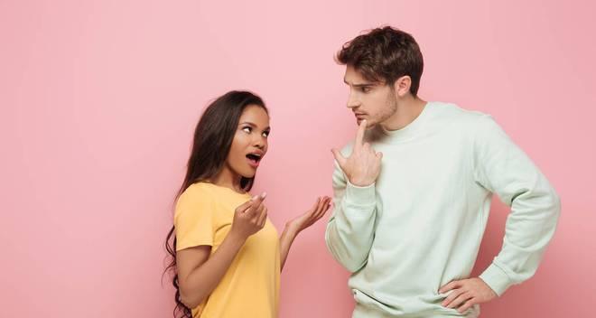 前男友订婚了，该如何挽回？（分手后发现他是真爱，但他已经订婚了，如何继续追回他的心？）