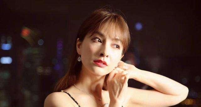 单身女生的共同点（探寻单身女生的普遍特征及其生活状态）