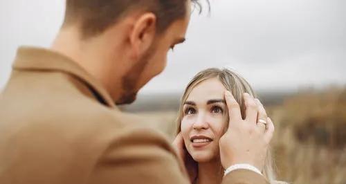 挽回男友心情不好分手的方法（女生应该如何面对男友的情绪波动）